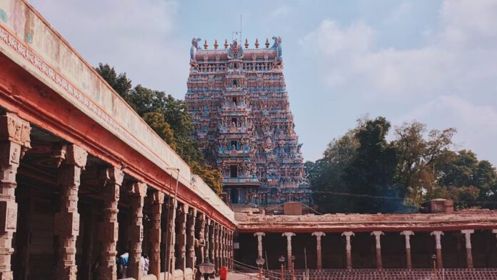 Meenakshi Amman Temple History in Tamil