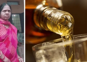 Drunk Lady Teacher Threatens Staff In MP's Dhar