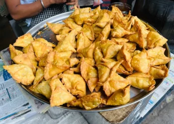 சமோசா சாப்பிட்டால் புற்றுநோய் வருமா? – முழு விவரம் இதோ